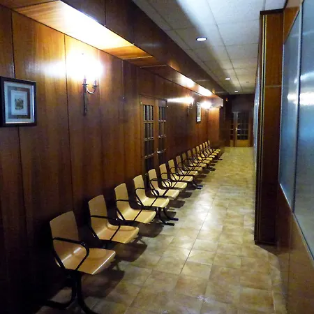 Residencia Universitaria Jose Sardina 호스텔 아 코루냐