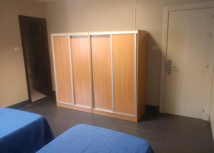 Residencia Universitaria Jose Sardina * A Coruna