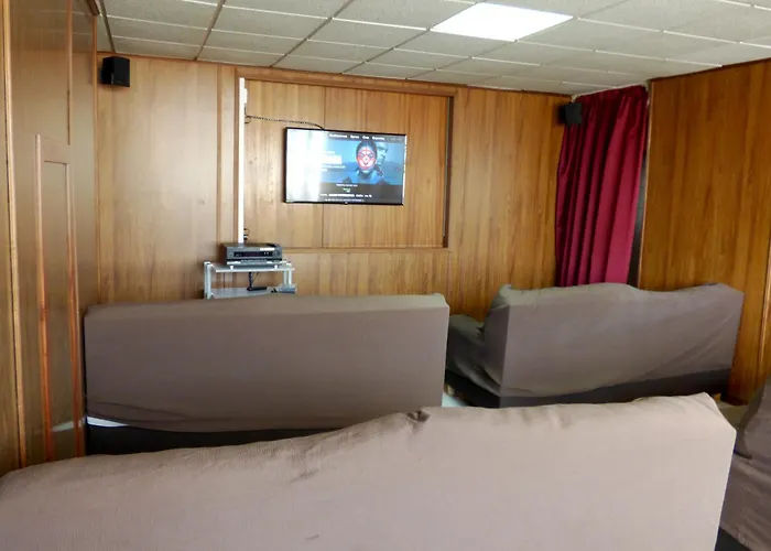 Residencia Universitaria Jose Sardina *