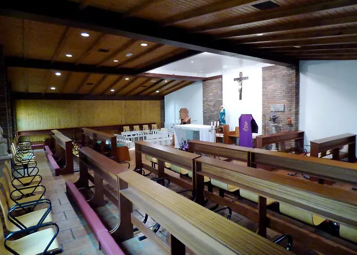 Residencia Universitaria Jose Sardina * A Coruna